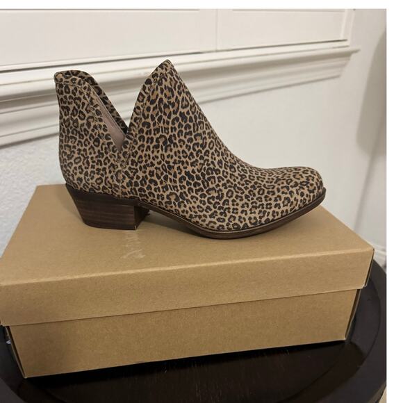 NEW Lucky Brand Baley 2 Eyelash Leopard Print Ankle Boots Leather Size 6.5 - Picture 3 of 9